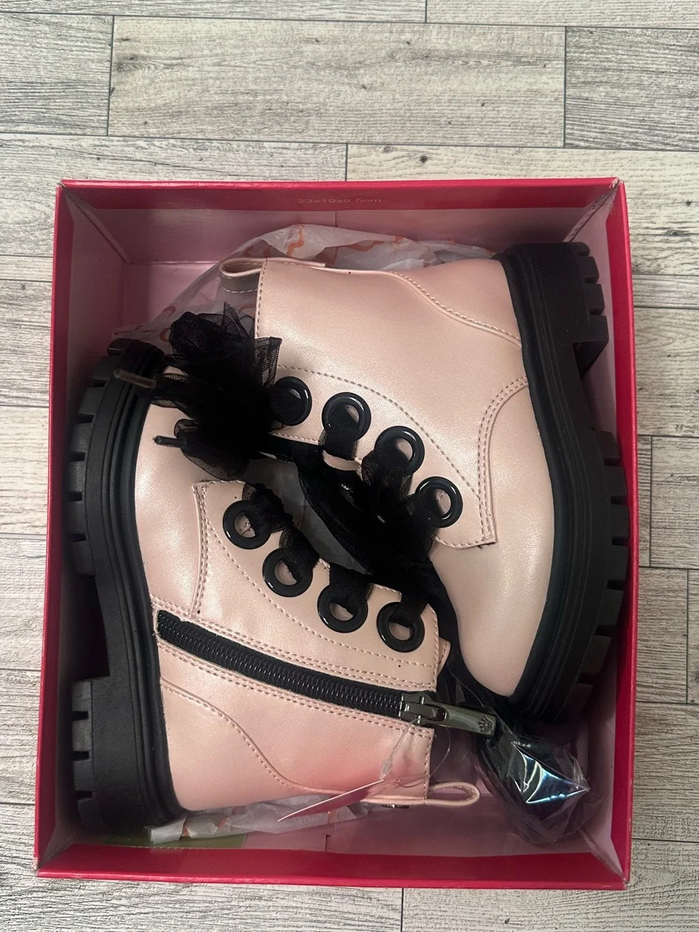 New! Nina Kids Pink Combat Boot with Black Tulle Bow side zipper size 8C